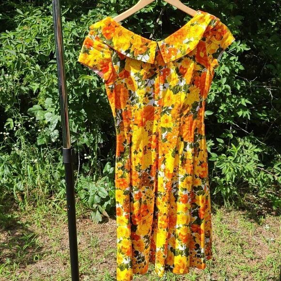 𝅺HANDMADE yellow floral short sleeve midi dress - Picture 6 of 14
